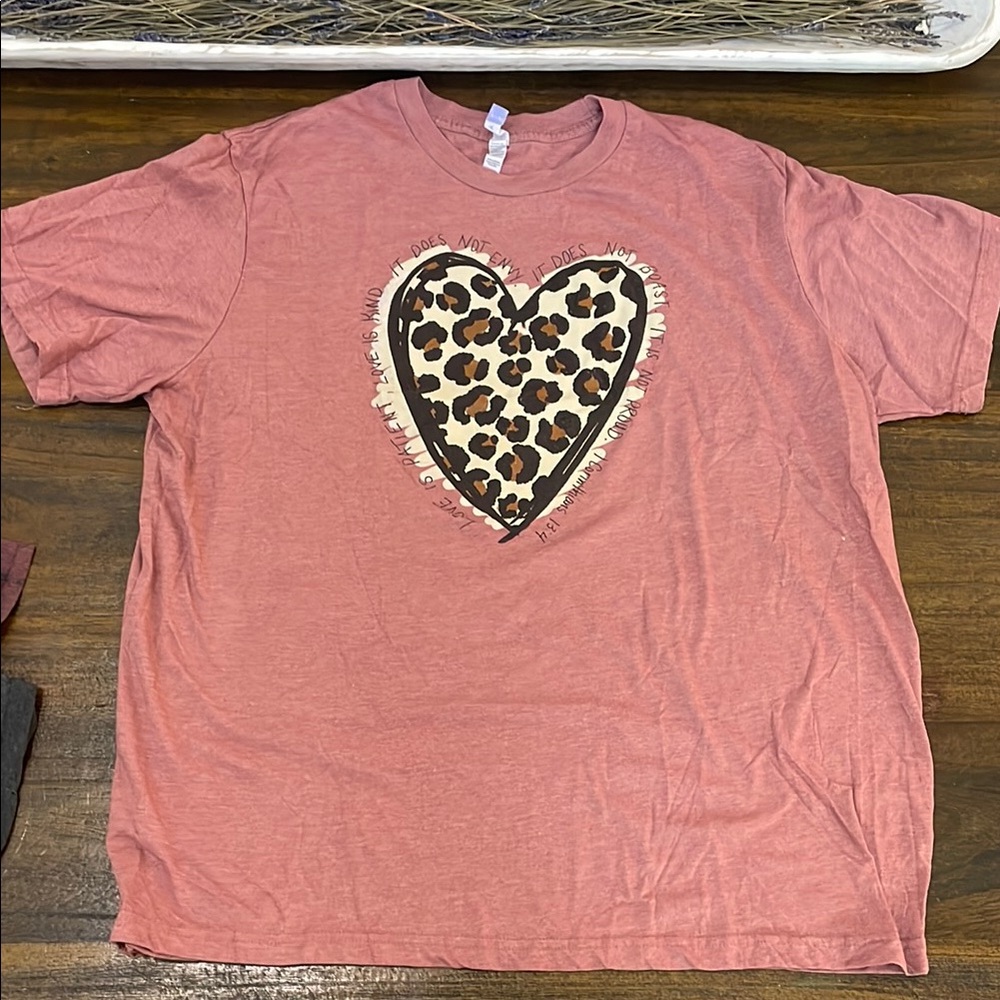 Women's Pink Heart Graphic Tee Size 2X